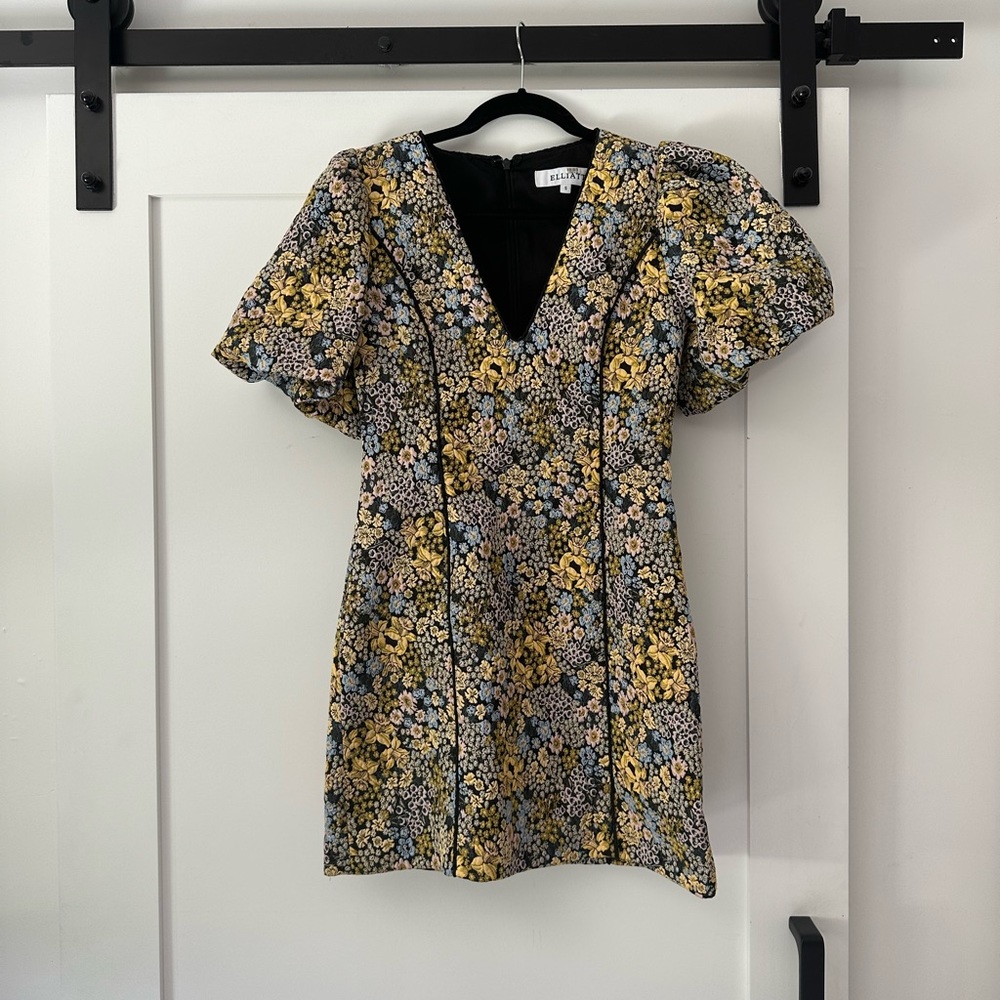 Elliat floral jacquard dress with puff sleeves, size Small